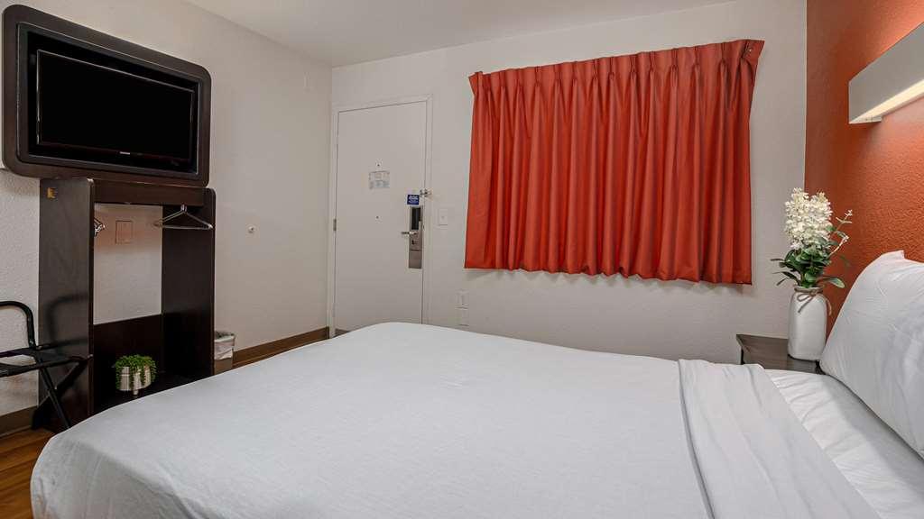 Motel 6-Carlsbad, Ca Beach Room photo